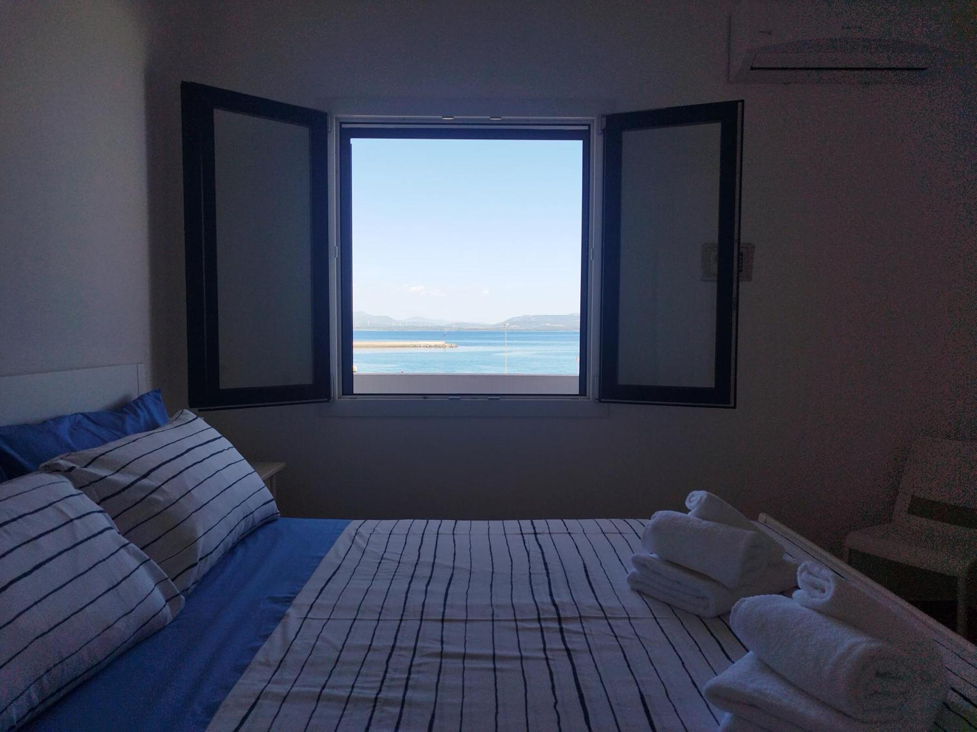 Sky And Sea Apartment Calasetta Exterior foto